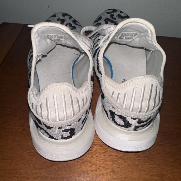 Adidas Leopard Swift Run - Picture 4 of 5